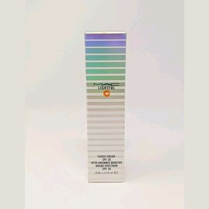 MAC Lightful C 07 Dark W/ Radiance Booster 1.3floz